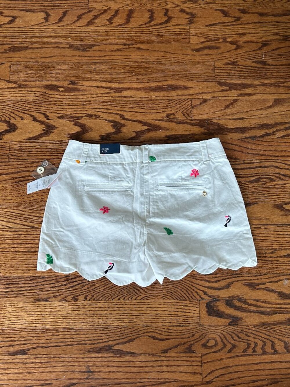 Crown & Ivy Shelby Scallop Embroidered Shorts NWT Size 6P